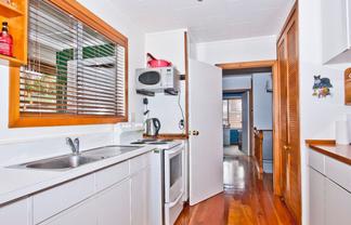 263 Sturges Road, Henderson