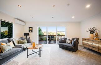 1/57b Woodlands Crescent, Browns Bay
