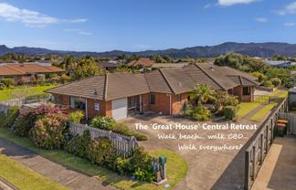 51 Cholmondeley Crescent, Whitianga