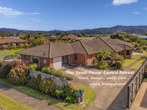 51 Cholmondeley Crescent, Whitianga