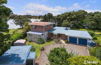 10 Roretana Drive, Athenree