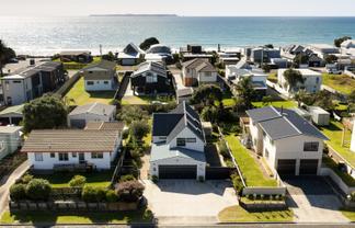 1281 Papamoa Beach Road, Papamoa