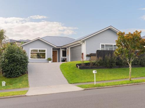 32 Ballintoy Park Drive, Welcome Bay