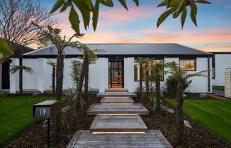 19 Dunbarton Street, Redwood