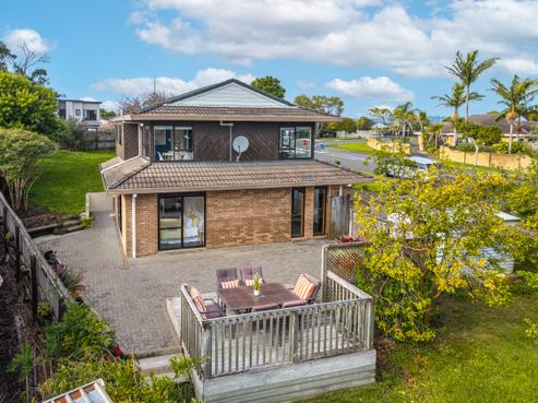 1 Lexington Drive, Botany Downs