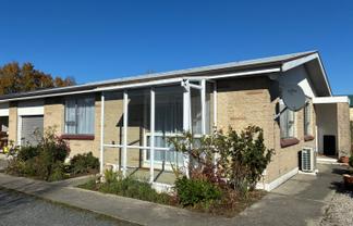 2/12 Chaucer Street, Milton