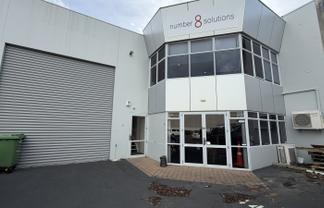 Quality 270sqm industrial or live and work