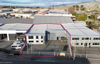 Versatile warehouse and office space for lease