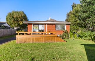 1/4a Manuka Road, Glenfield