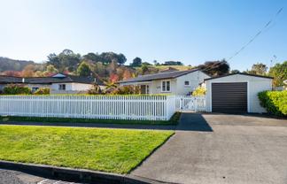 17 Golding Road, Taradale