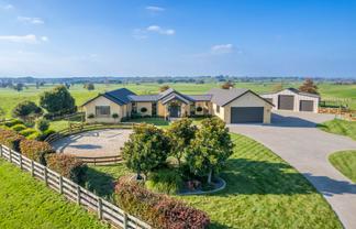 222 Meadway Road, Ngahinapouri