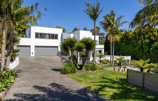 8A Wynsfield Garden , Saint Heliers