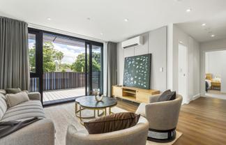 3/219 Lake Road, Northcote