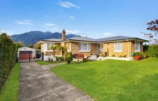 9 Churchill Ave, Te Aroha