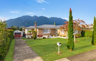 9 Churchill Ave, Te Aroha