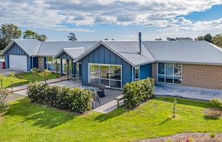 76 Pohutukawa Drive, Levin