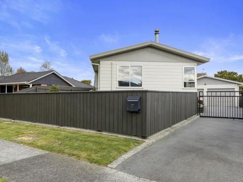 17 Memphis Grove, Totara Park