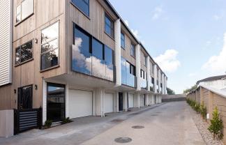 1/2 Oak Street, Royal Oak
