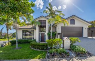 2 Armstrong Farm Drive, East Tamaki Heights