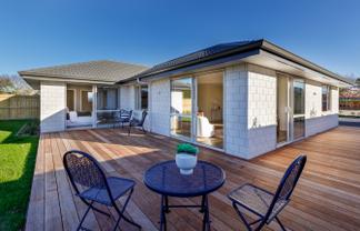 10 Magnolia Drive, Springlands