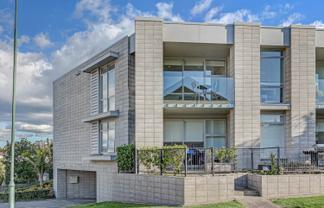 1 Bickerton Way, Flat Bush