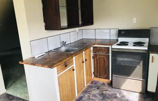 Flat 2/15 Wakanui Road, Ashburton