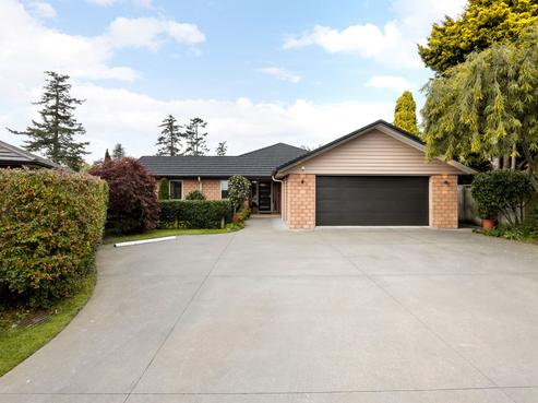 15 Henry Bell Close, Leamington