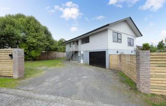 67 Meadowvale Rise, Titirangi