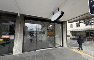 Corner Profile Broadway Retail