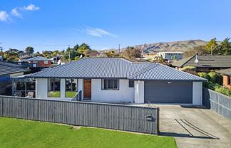 3 Burleigh Road, Redwoodtown