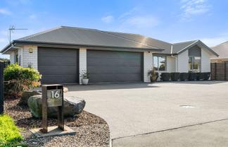 16 Cassini Place, LEESTON