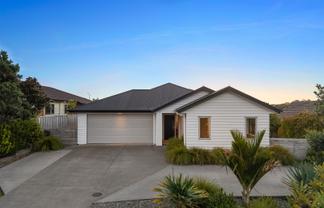 6 Turpin Road, Riverhead