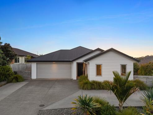 6 Turpin Road, Riverhead