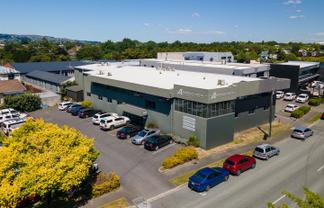Substantial City-Fringe Office & Warehouse Facility