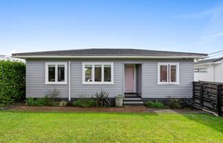 1/74 college road, Northcote