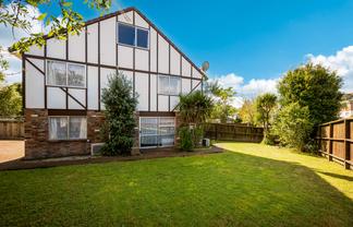 1/13 Mongorry Place, Mount Roskill