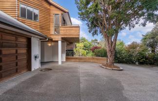 9 The Knoll, Greenhithe