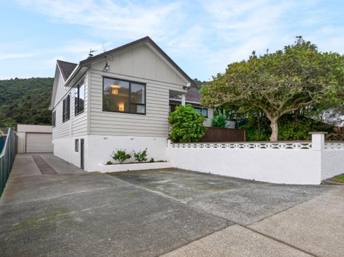 54 Wilkie Crescent, Naenae