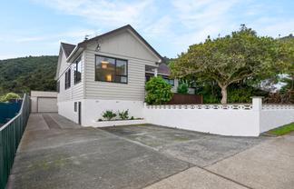 54 Wilkie Crescent, Naenae