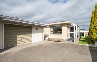 2/18 Ranui Road, Stoke