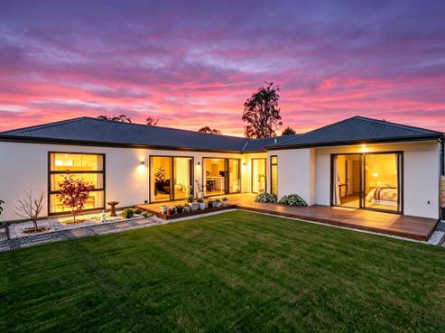 27 Irvines Track, Halswell
