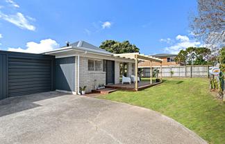 9B Bungalore Place, Half Moon Bay