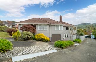 64 Taylor Terrace, Tawa