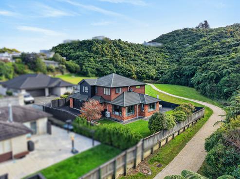 12 Meadowbank Drive, Belmont