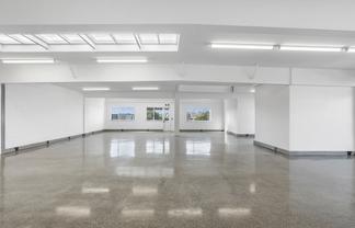 Practical Showroom Opportunity | Parking Included 