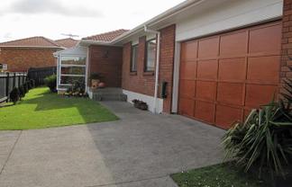6 Bosnyak Drive, Te Atatu South