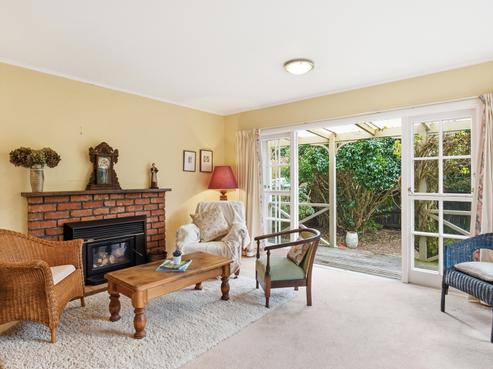 8 York Avenue, Manor Park