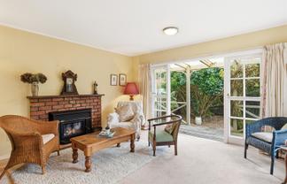 8 York Avenue, Manor Park