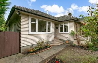 8 York Avenue, Manor Park