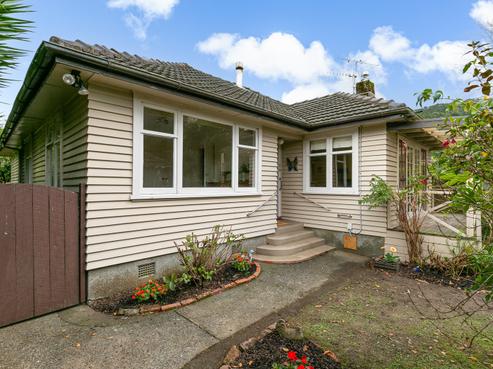 8 York Avenue, Manor Park
